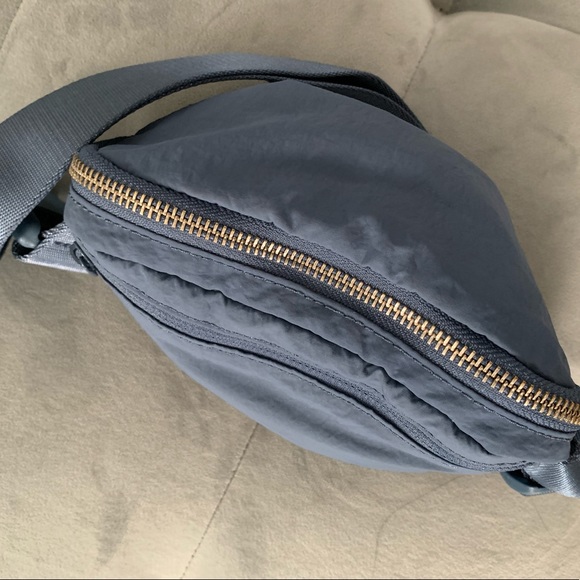 NWT ORIGINAL OG Lululemon Everywere Belt Bag Code Blue - Picture 9 of 16